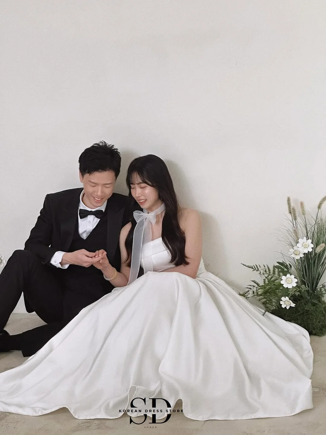 Sondr Silk Satin Korean Wedding Dresses Strapless Elegant Wedding Snap Dresses Customized A Line Corset Back Bridal Gown