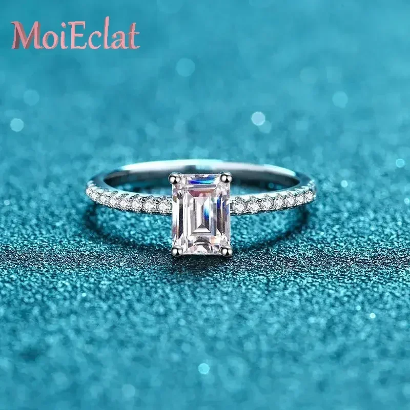Luxury Platinum Pt950 Rings for Her, Women's Four Claw 1/2 Carat Emerald Radiant Moissanite Diamond Ring Wedding Jewelry