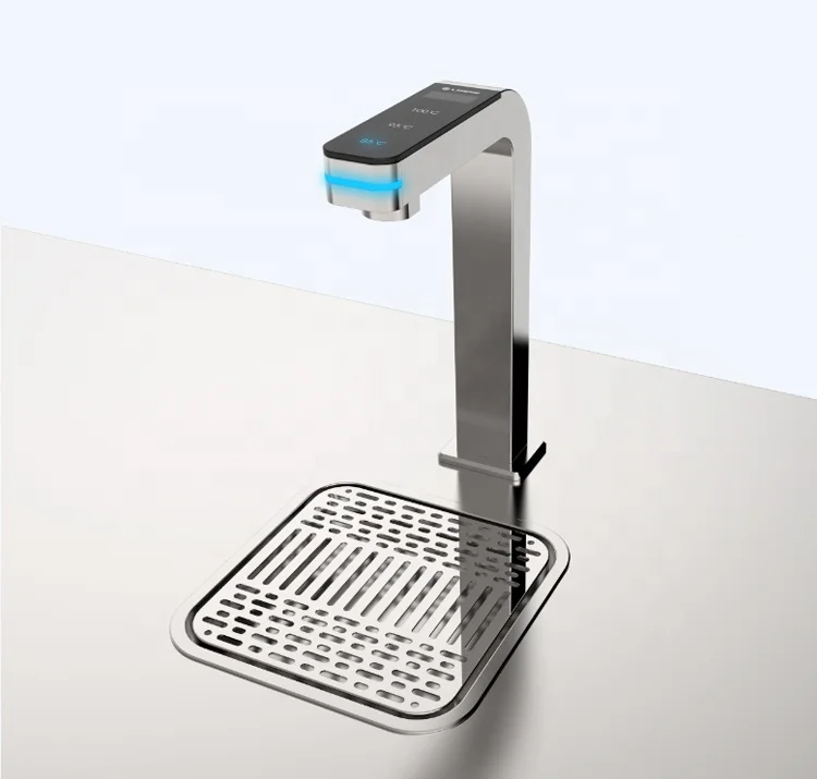 Automatyczny, dotykowy, elektryczny dystrybutor wody do napojów gorących, do montażu na blacie, do użytku komercyjnego w kawiarni.