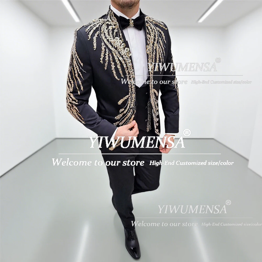 

Luxury Gold Crystals Beaded Wedding Suits For Men Italian Design Single Breasted Prom Blazers Customized 3 Pieces Groom Tuxedos