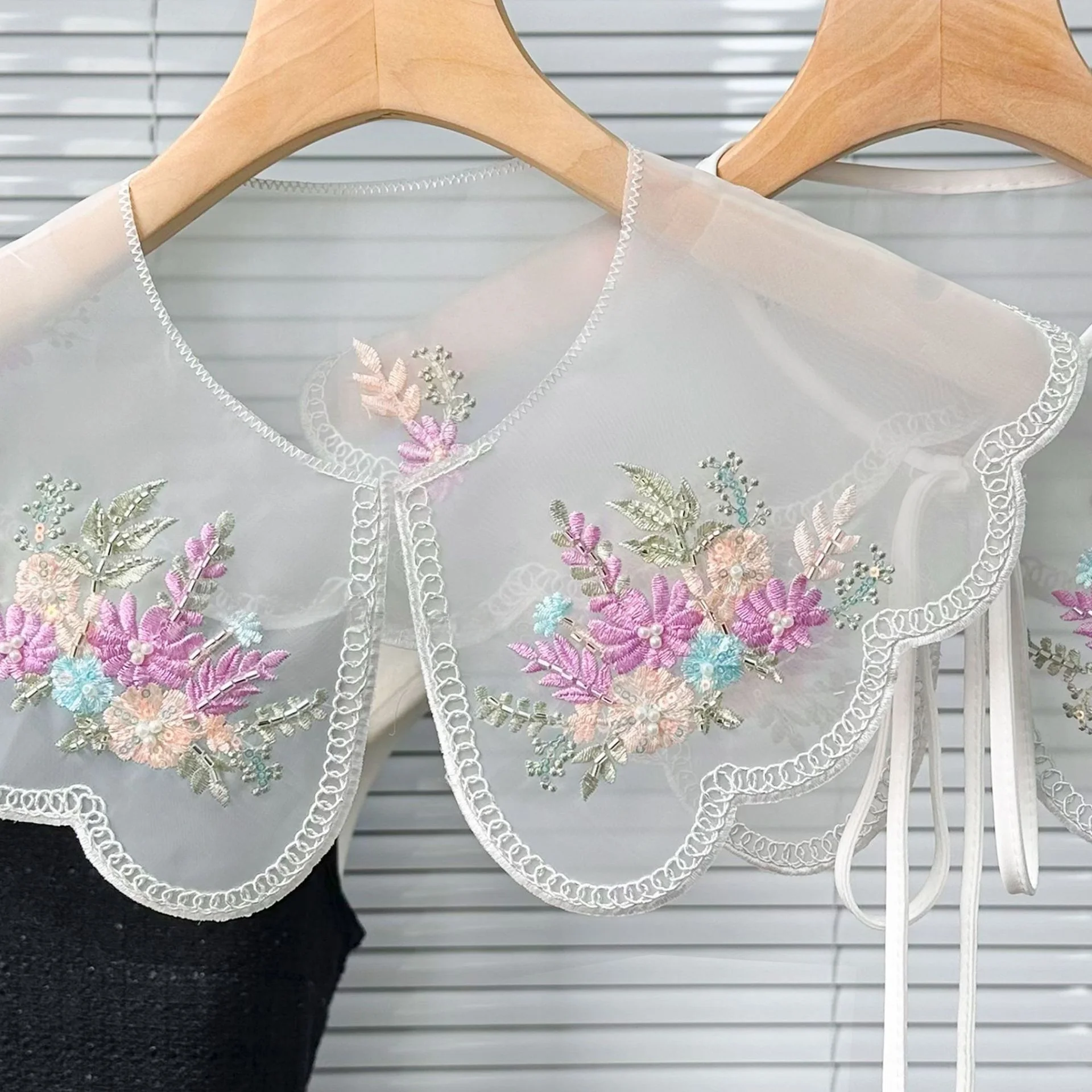 colarinho-decorativo-bordado-com-flores-coloridas-novo-estilo-coreano-acessorio-de-moda-para-vestidos-e-sueteres-de-verao-2025