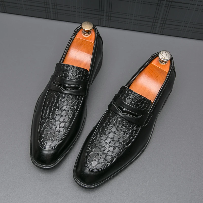 New Men's Crocodile Pattern Classic Leather Shoes Business Loafers Formal Dress Shoes Fashion Slip-on Casual Driving Shoes Brown