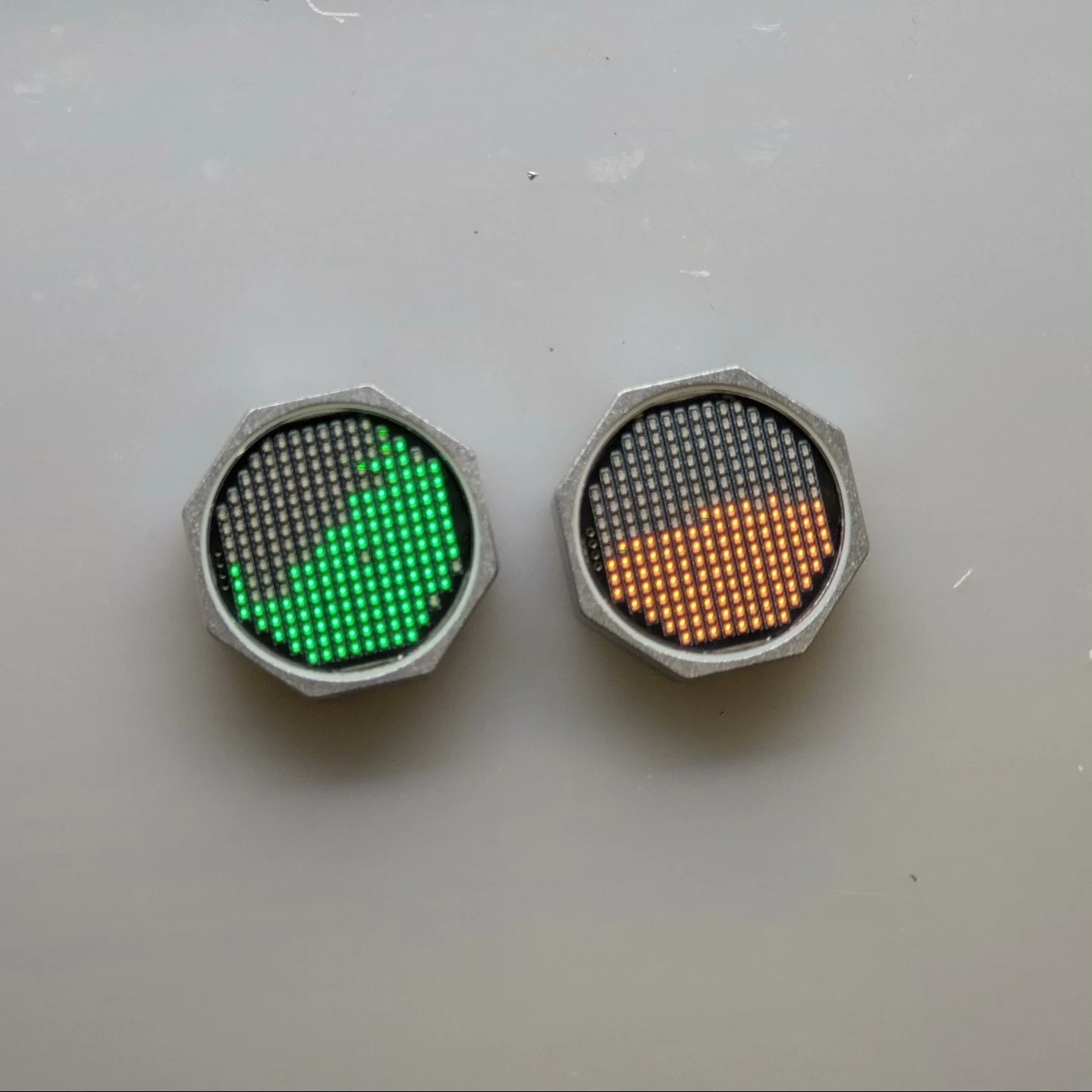 ciondolo-di-simulazione-fluida-stile-ottagonale-con-effetto-gravita-dinamico-spessore-10-mm-verde-arancione-parte-di-gioco-con-specchio-in-zaffiro