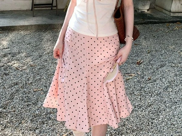 Design Sense Polka Dot Skirt Medium and Long Skirt Huge A-shaped White Short-sleeved T-shirt Set Female Summer