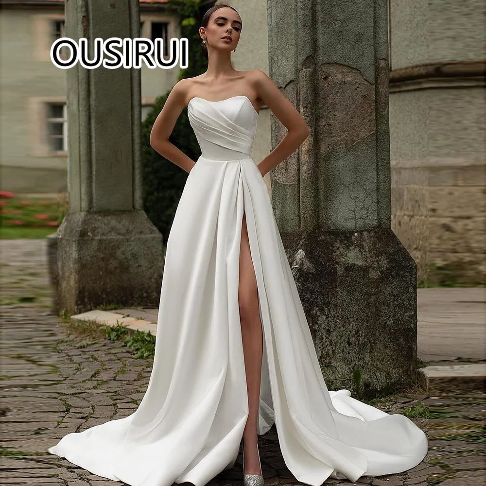 Personalizado modesto sem alças cetim plissado a linha vestidos de noiva de casamento sem costas zíper tribunal fenda lateral vestido de festa de casamento