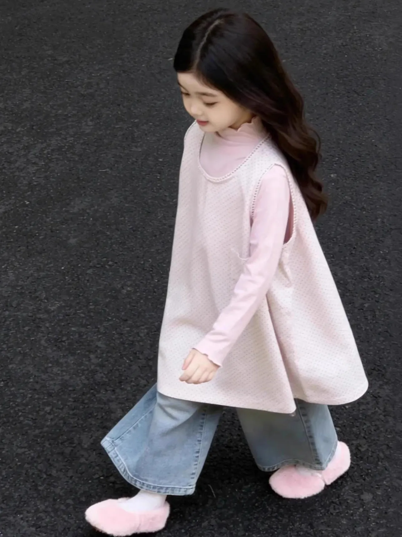女の子の秋のファッションセットピンクベースシャツベストスカートジーンズ韓国風子供服3点セット暖かい普通の厚さ