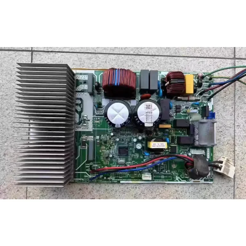 

Original Midea air conditioner computer board 17122000038329 frequency conversion board KFR-35W/BP3N1 external machine main