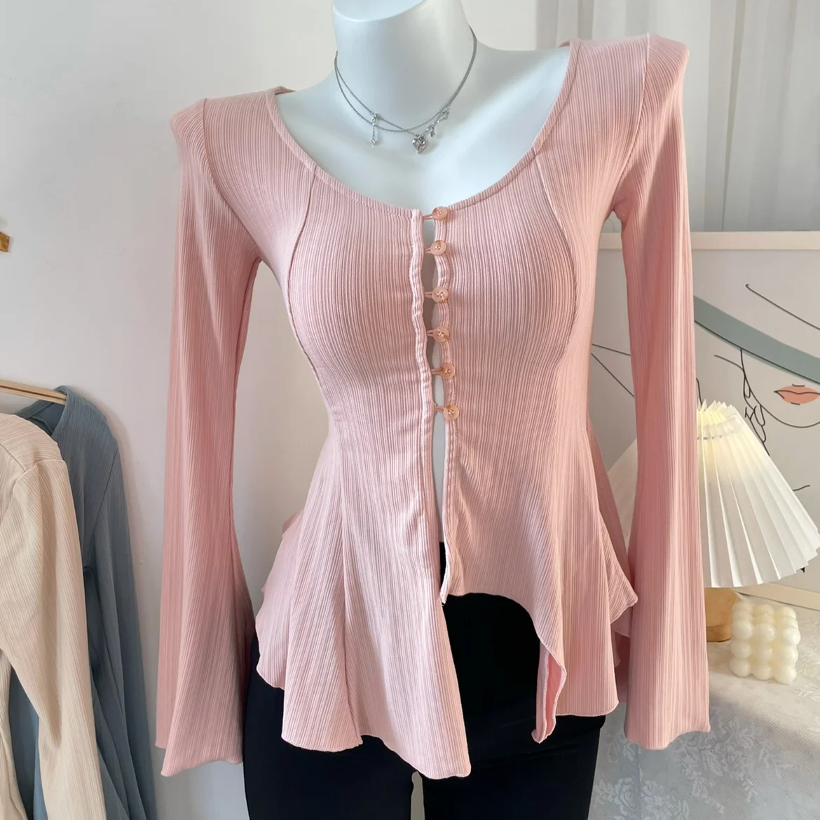 Kardigan Bayard Dr zapinany na guziki, damski, wiosenno-jesienny, modny, elegancki, z rękawami typu dzwonek.