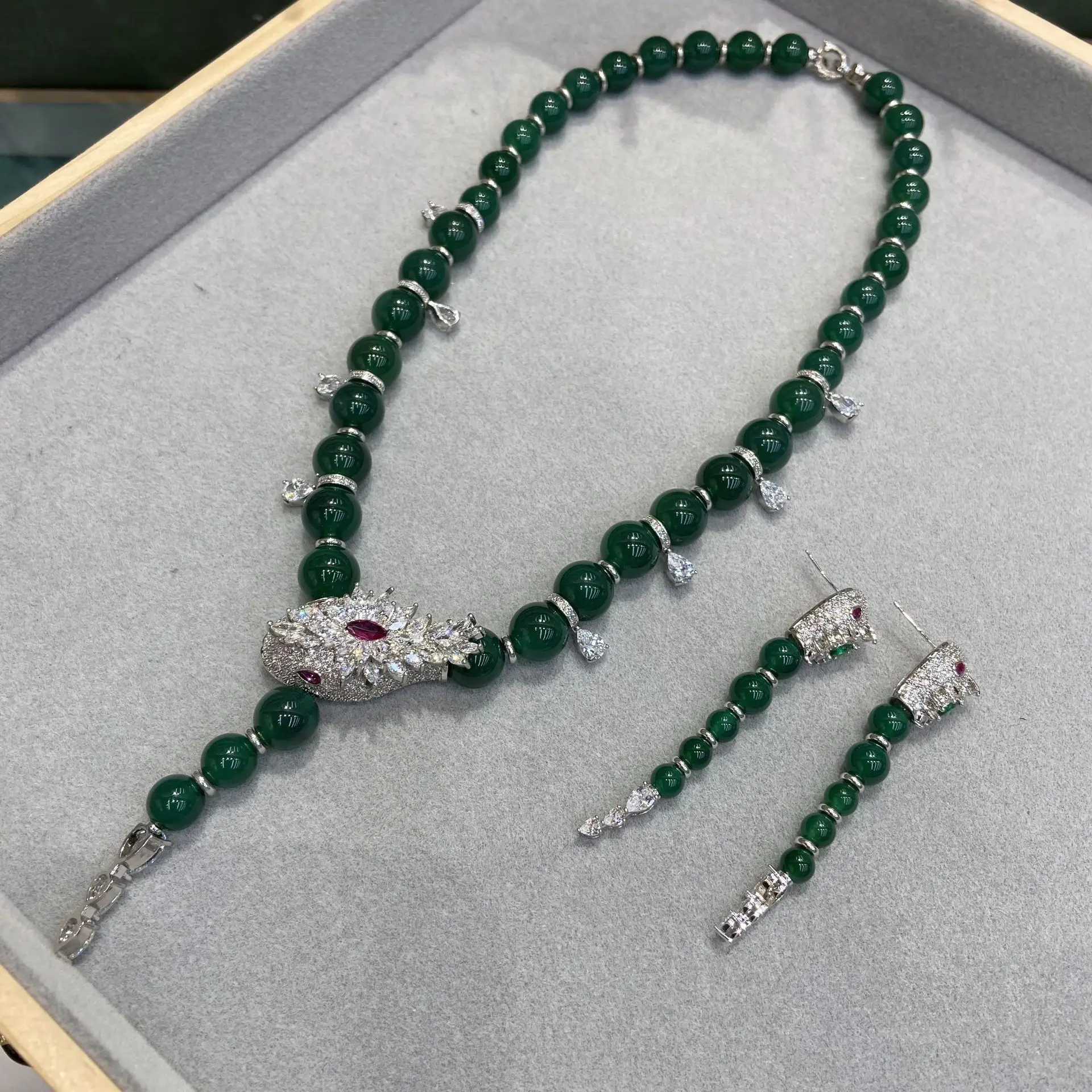 Women Black glazed agate female zircon Necklace 2024