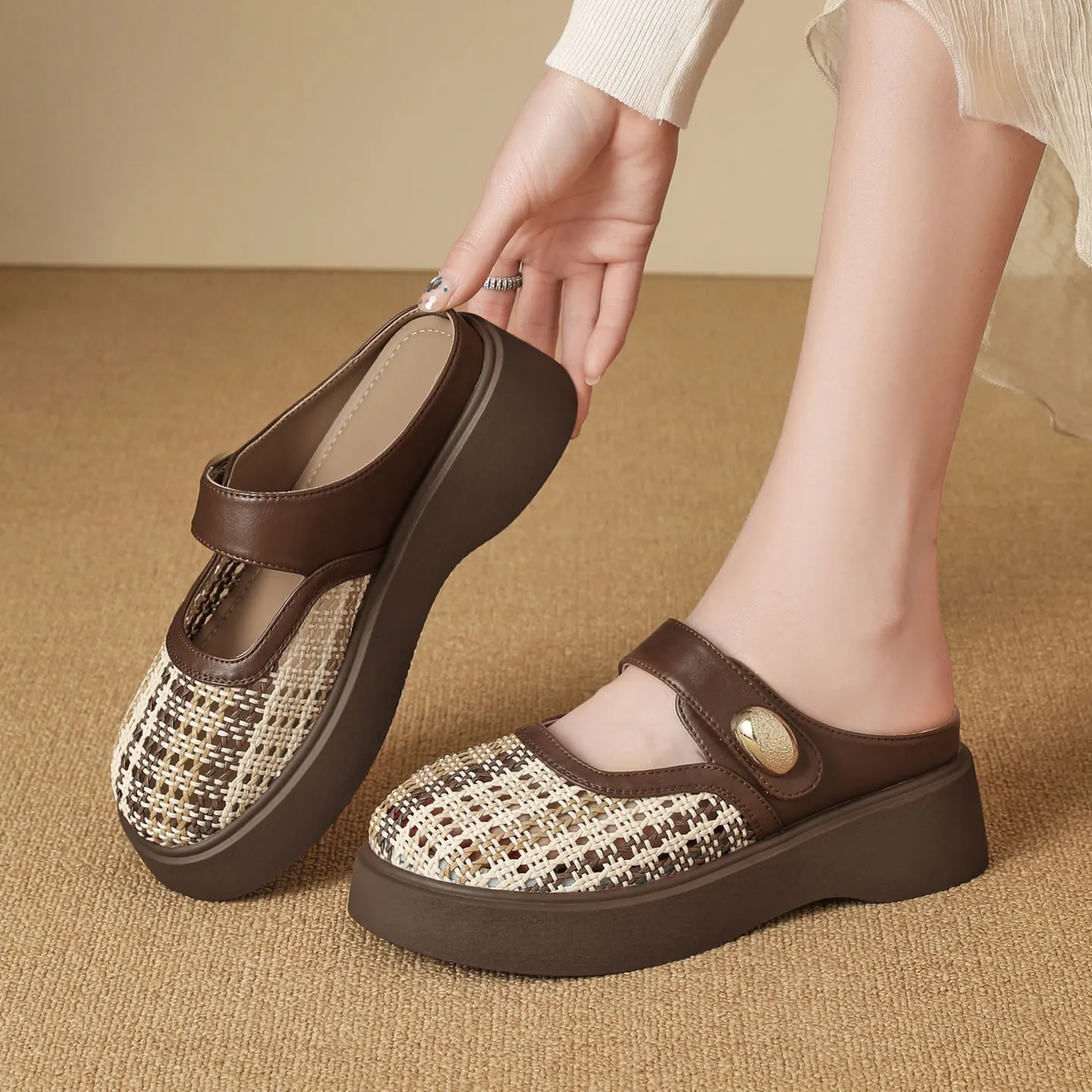 

Men's Thick-Soled Elevated Closed-Toe Slippers, ComfortableDesign, Non-Slip Soft Sole, Suitable for Summer Outdoor Daily Wear