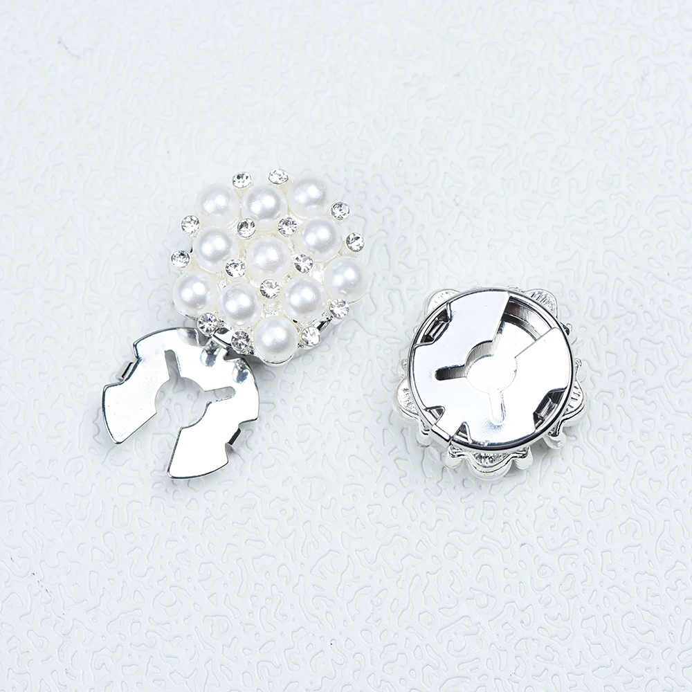 ICEYY 2PCS Cute Women Flower  Button Covers Set s Faux Pearl Rhinestone Cufflinks Button Pins Clothing Accessories