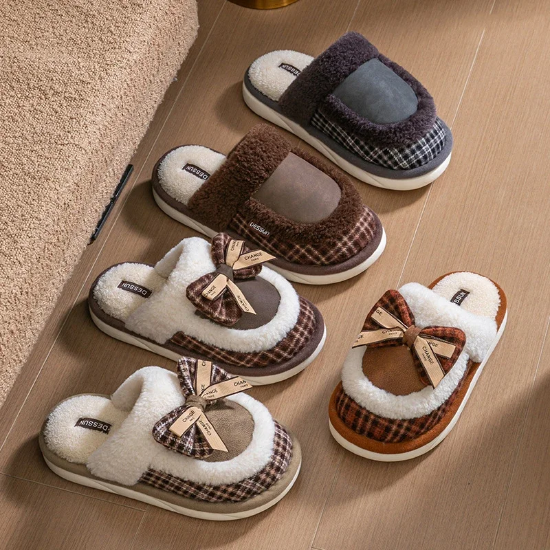 Zimowe ciepłe pluszowe kapcie damskie w kratę z kokardą, modne antypoślizgowe kapcie domowe, wygodne damskie buty z grubą podeszwą z polaru i bawełny.