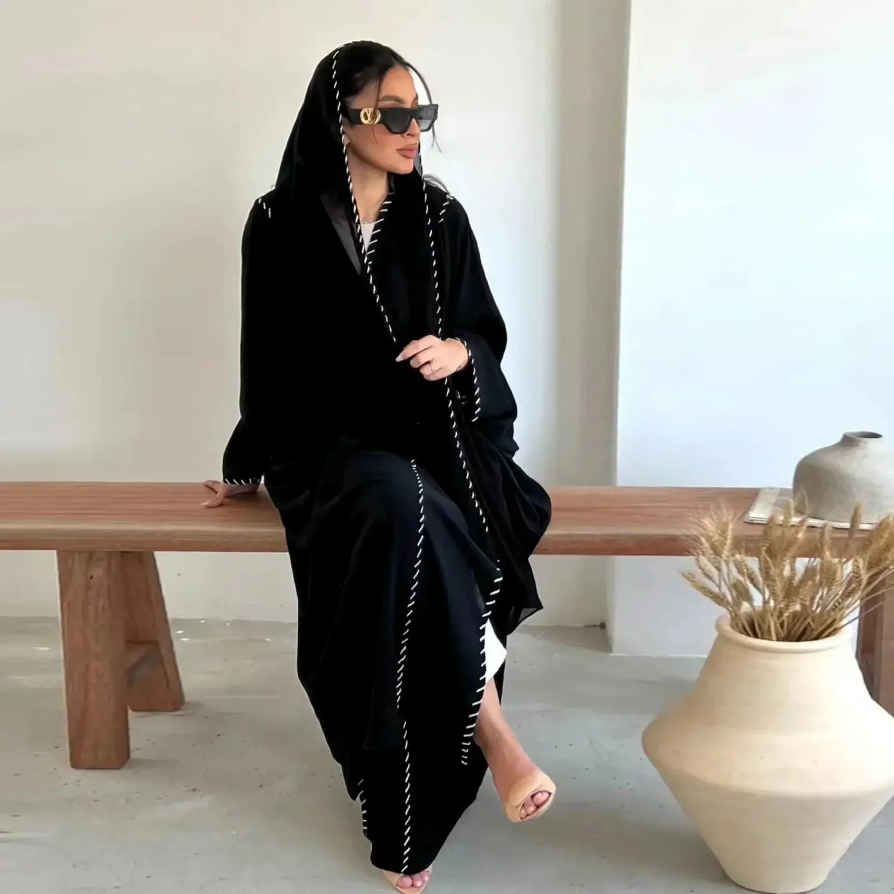 

New style fashionable Muslim elegant ladies' two-piece set consisting of a cardigan and a headscarf from Dubai, Saudi Arabia.