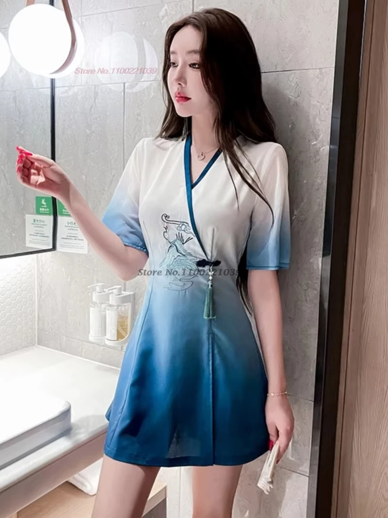 Gaun qipao seksi klub malam Cina 2025, cheongsam modern dengan warna gradasi nasional, set gaun qipao + celana pendek, gaun kerja untuk hotel dan spa