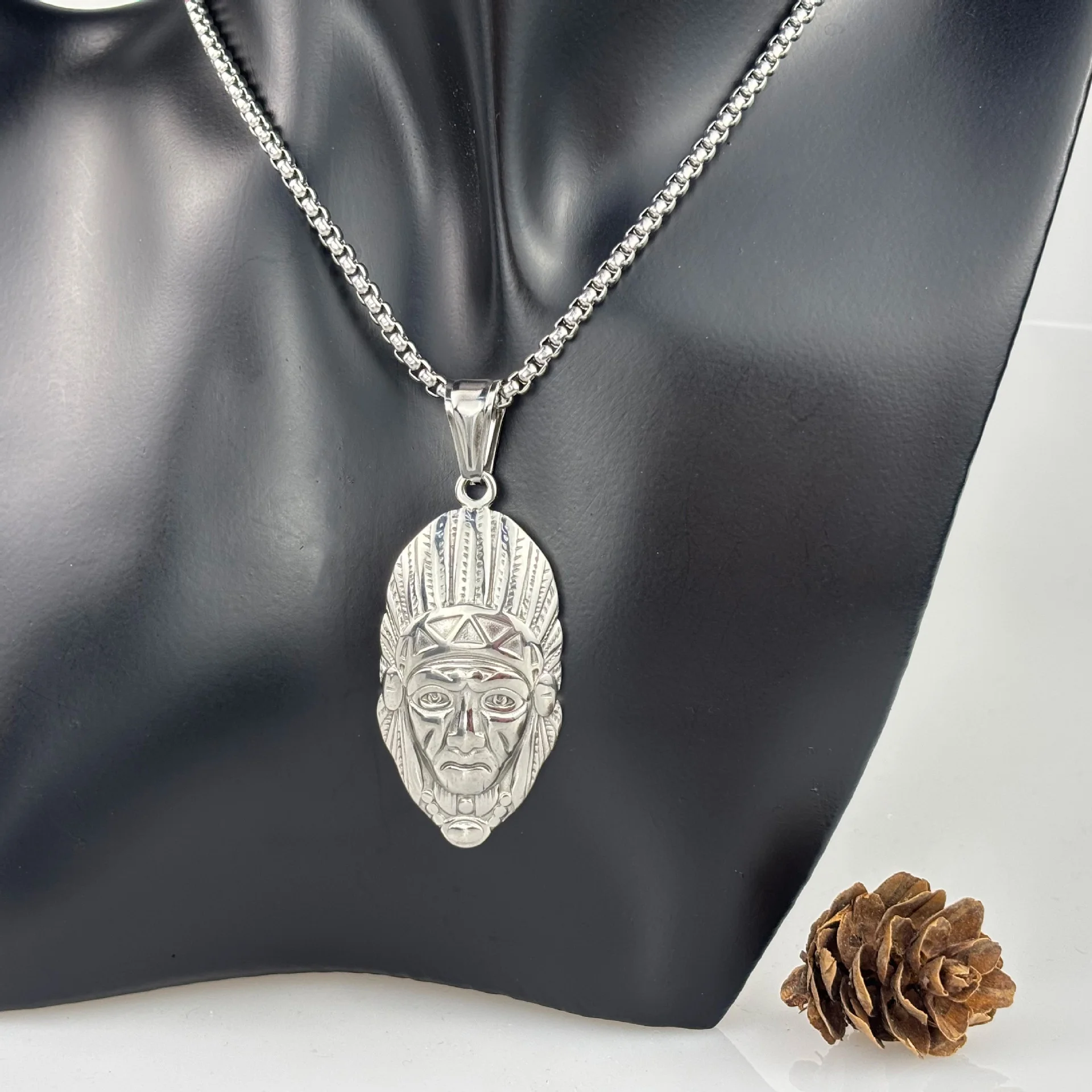 316L Stainless Steel Tribal Chief Pendant Golden Embossed Native Style Portrait Charm Men Vintage Hip Hop Necklace Jewelry Gift