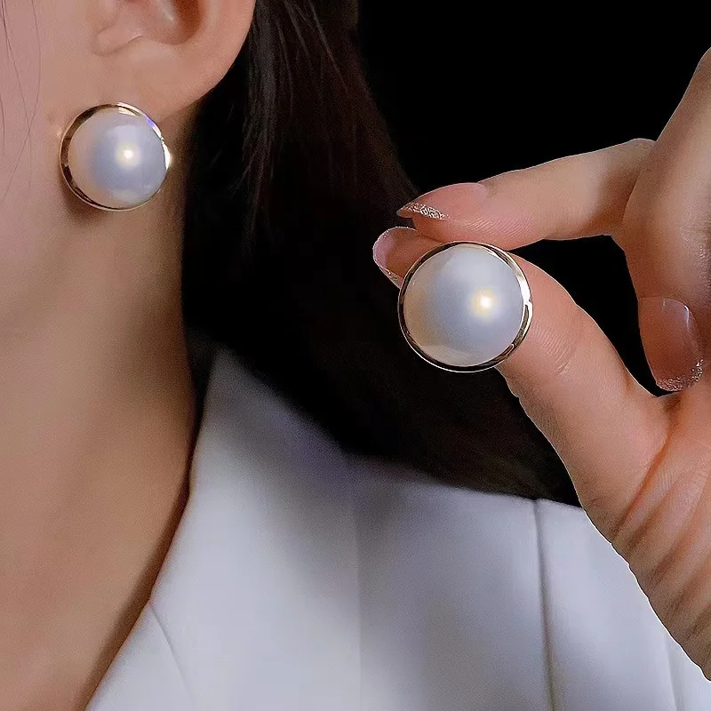 Metal Round Imitation Pearl Earrings For Women Gold Color Round Stud Earrings Irregular Design Unusual Earrings bijoux femme