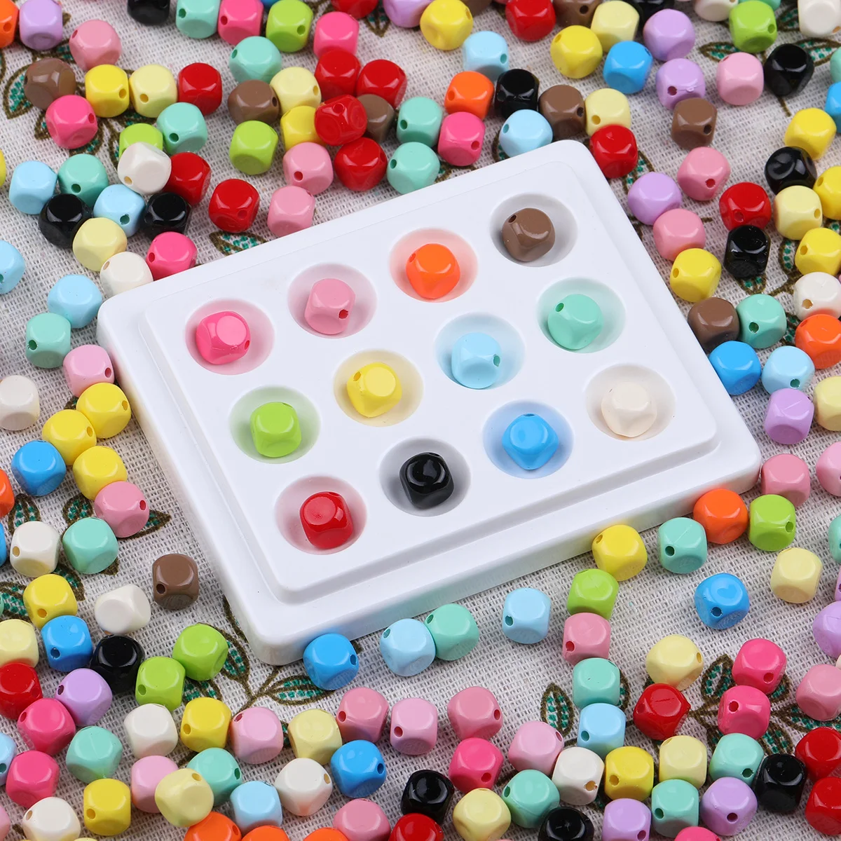 15/30pcs Random Color 0.8cm Vintage Diagonal Drilled Hexagon Acrylic Beads, Spacer Beads for DIY Bracelet Jewelry Craft Supplies
