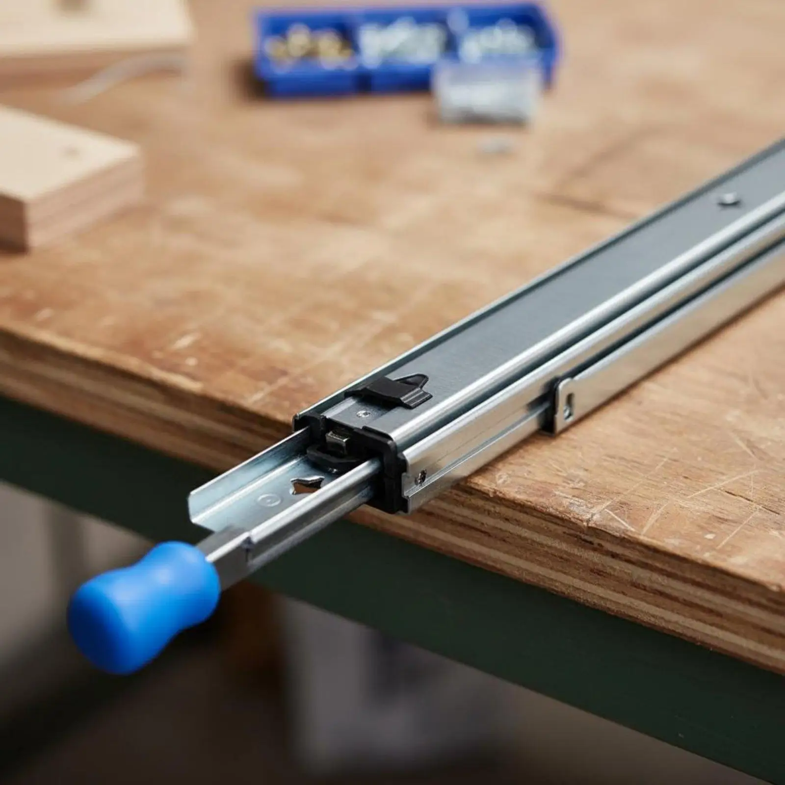 Industrial Drawer Slides 3 Stage Silent Ball Bearing Glide Lock Rail for Mobile Tool Chest Home and Office Use