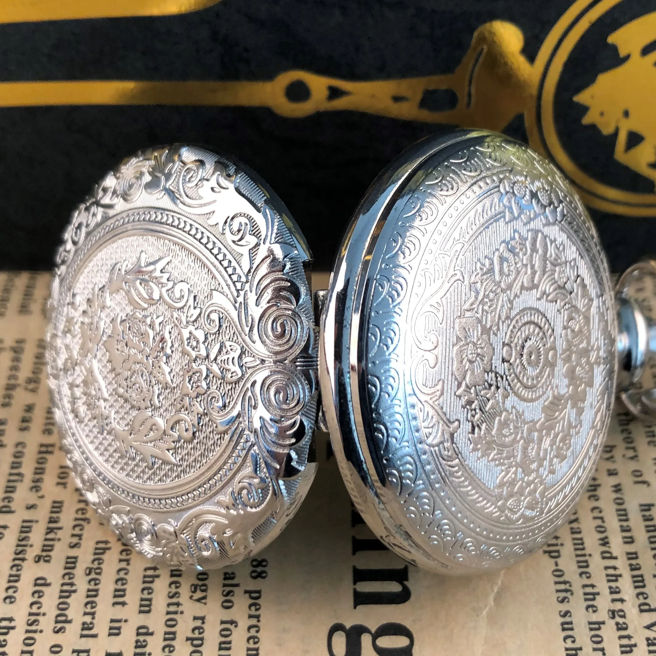 Silver Carved Quartz Pocket Watch Arabic Numerals Popular Decoration Unisex Personality Necklace Pendant Clock Men Women Gifts
