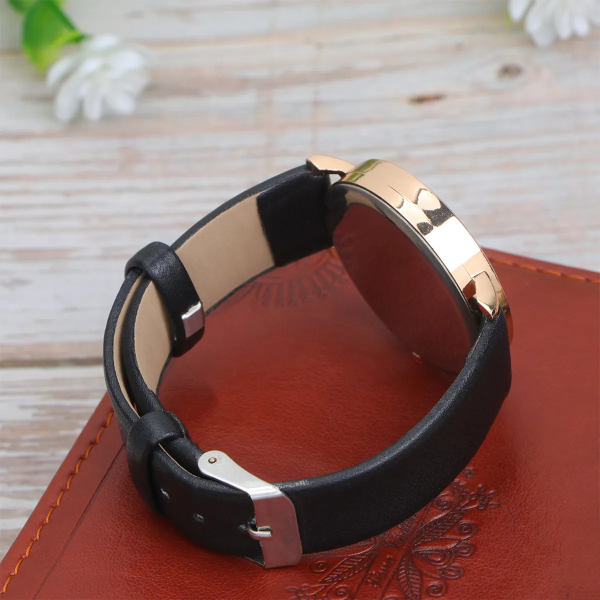 Casual Women Quartz Watch with Strap Simple Elegant Design for Office Party Wedding Birthday Christmas Gift Lady