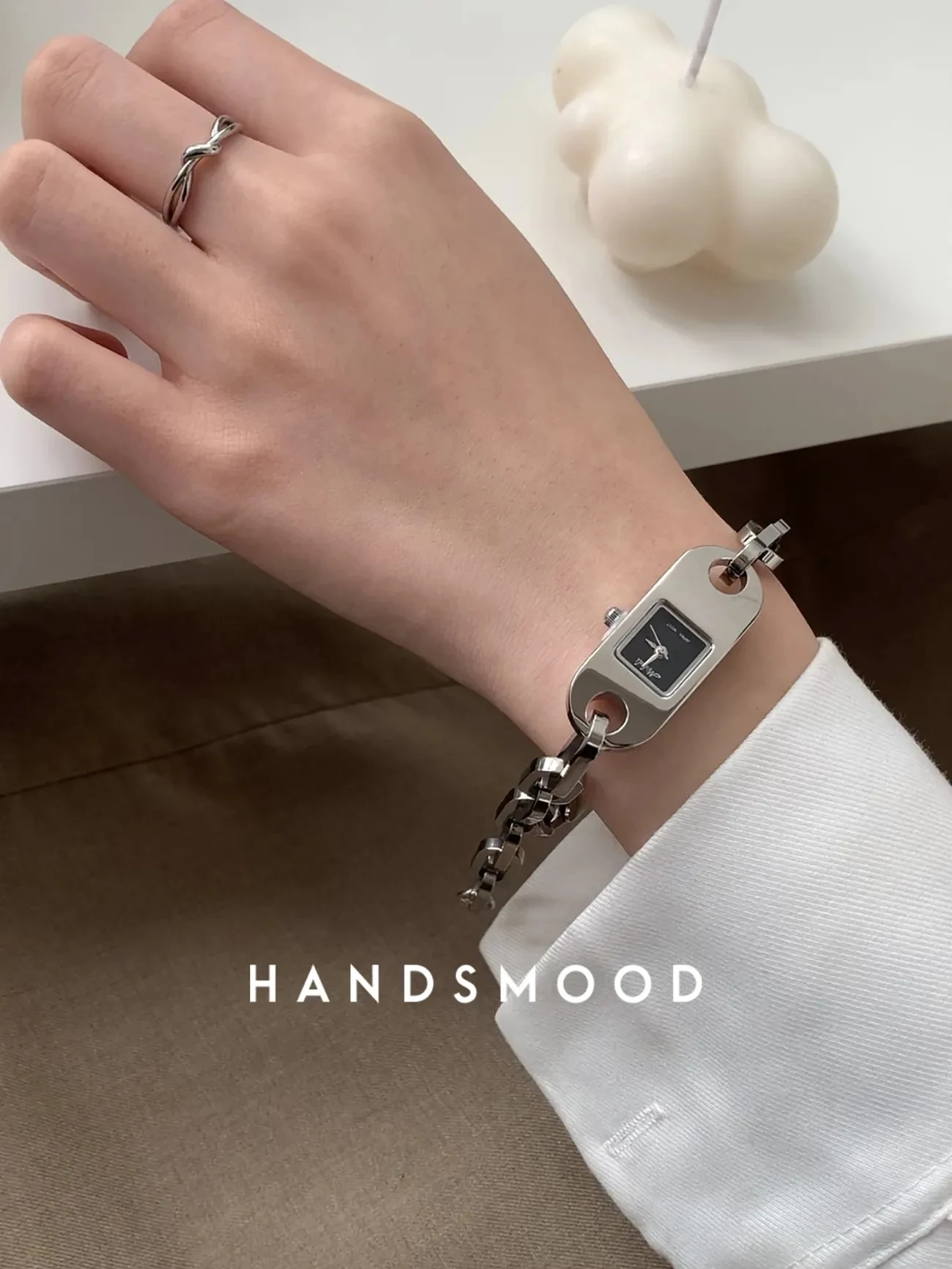 مجوهرات ريترو سوار ريترو سوار فولاذي تصميم جديد ساعة نسائية حركة كوارتز هدية صديقة فاخرة #4