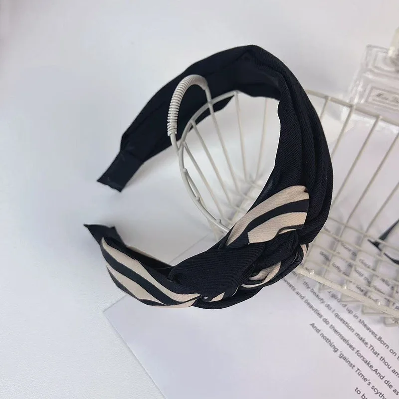 French Light Luxury Elegant Small Fragrance Twist Headband For Women, New Style, Non-slip And Versatile, High-end Hair Hoop