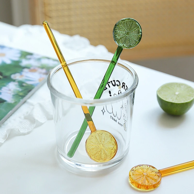 1 varilla agitadora de vidrio con forma de limón amarillo-verde, linda varilla agitadora para café y zumo con forma de rodaja de limón y varilla decorativa para cócteles
