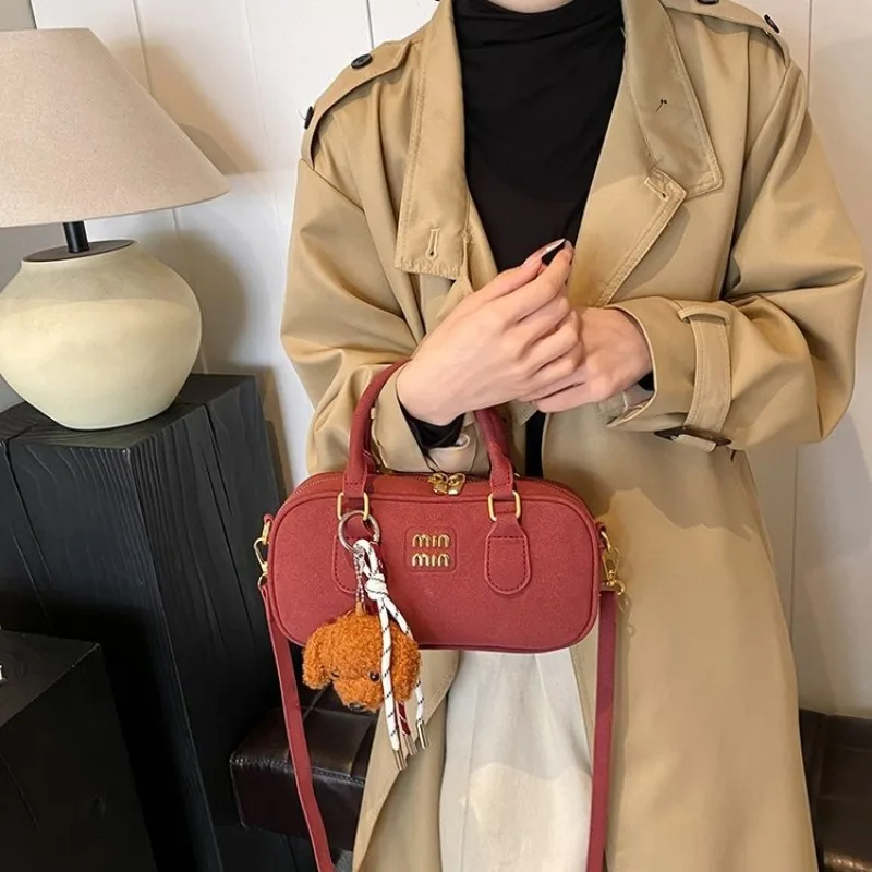 

Стильная дизайнерская сумка для подгузников, элегантная женская сумка через плечо, роскошная кожаная сумка-тоут, минималистичная винтажная сумка-шоппер с большой вместимостью.