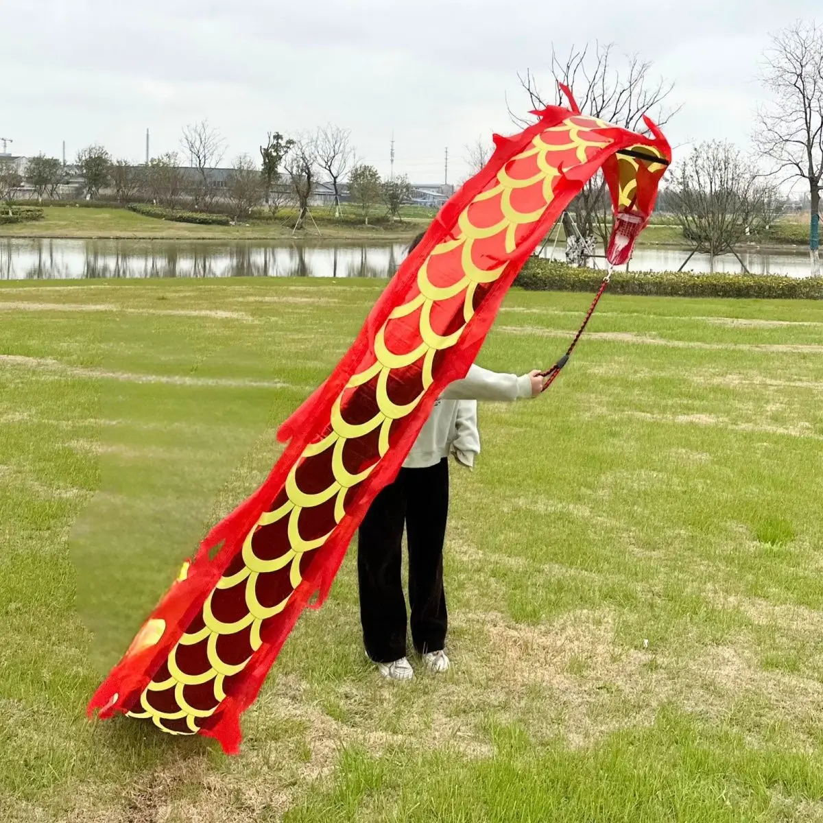 Drachen-Tanz-Requisite für Kinder, Outdoor-Fitness, Drachen-Set, Schulaufführungszubehör (Kopf und Schwanz)