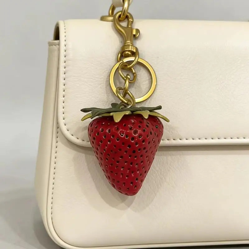 Damen-Taschenanhänger Dekoration Cartoon-Erdbeer-Schlüsselanhänger Damen-Taschenanhänger Charm Taschenanhänger Schlüsselanhänger Niedliche Taschenaccessoires Geschenke – Detail 6