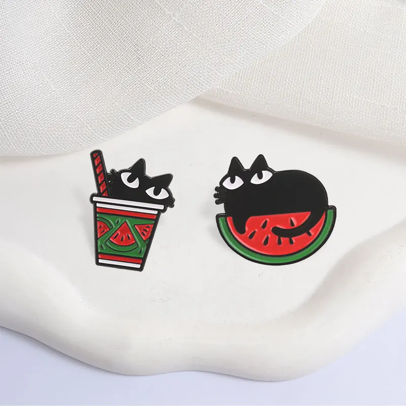 Hexenhaftes schwarzes Katzen-Zauberbuch-Emaille-Pin-Set: Gotische Magie-Themen-Brosche als Reversnadel für Halloween-Kostümpartys und Dekoration – Detail 6