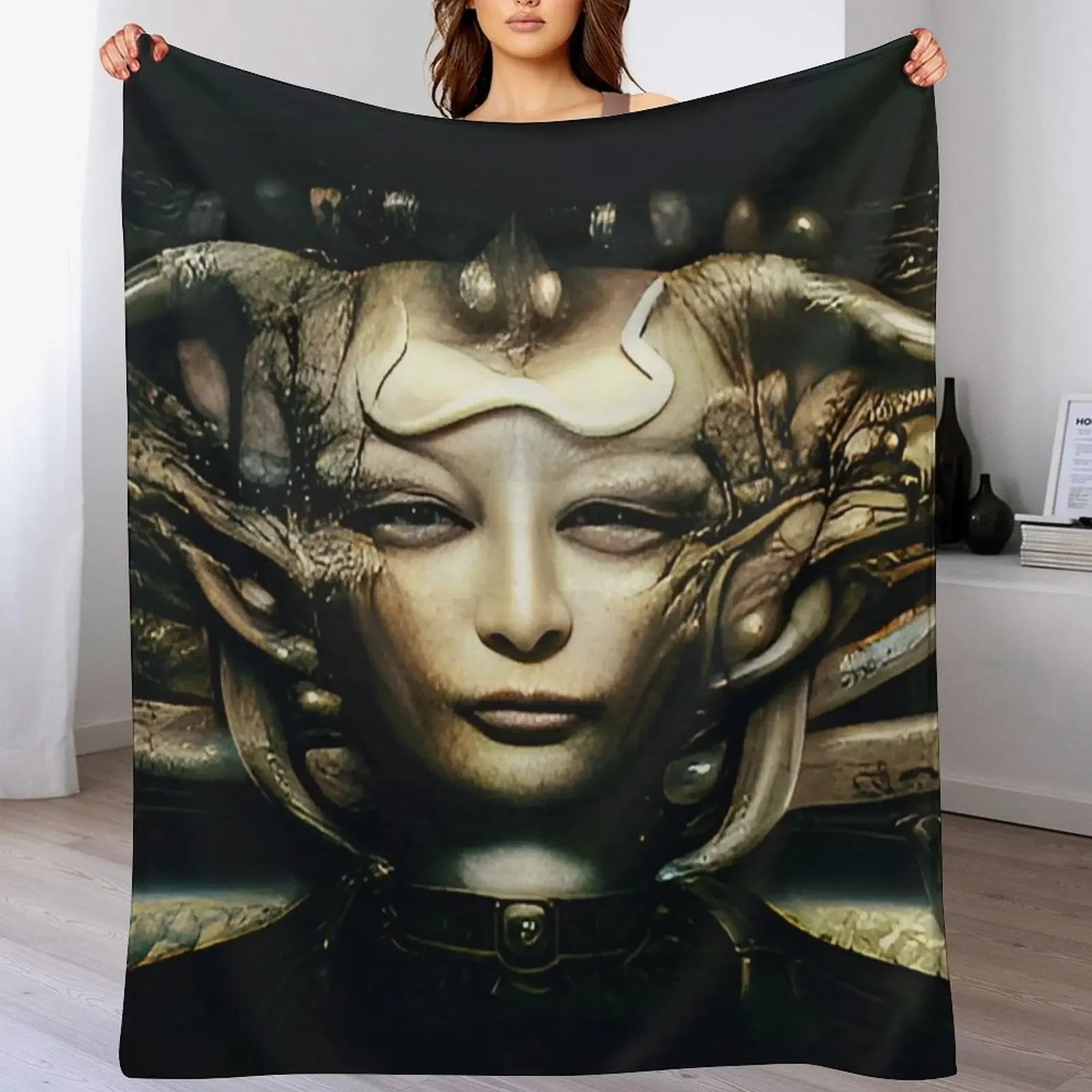 

HR Giger Xenomorph Woman Throw Blanket Flannel Fabric christmas gifts halloween Blankets