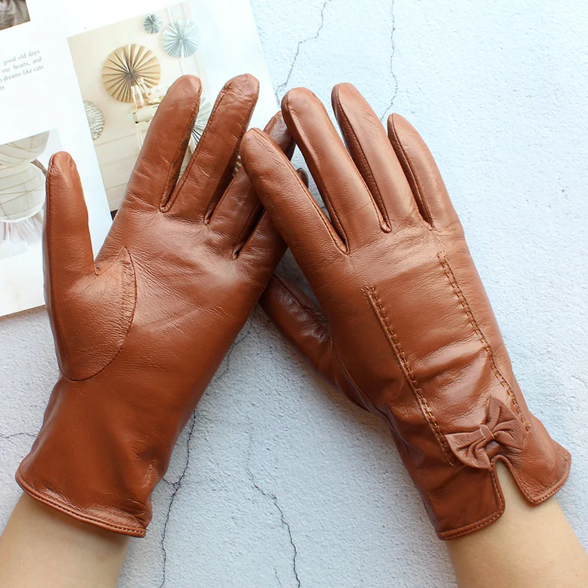 Winter Warm Colored Leather Wloves Women's Fashion New Bow Style Sheepskin Autumn Outdoor Cycling Gloves in Large Size