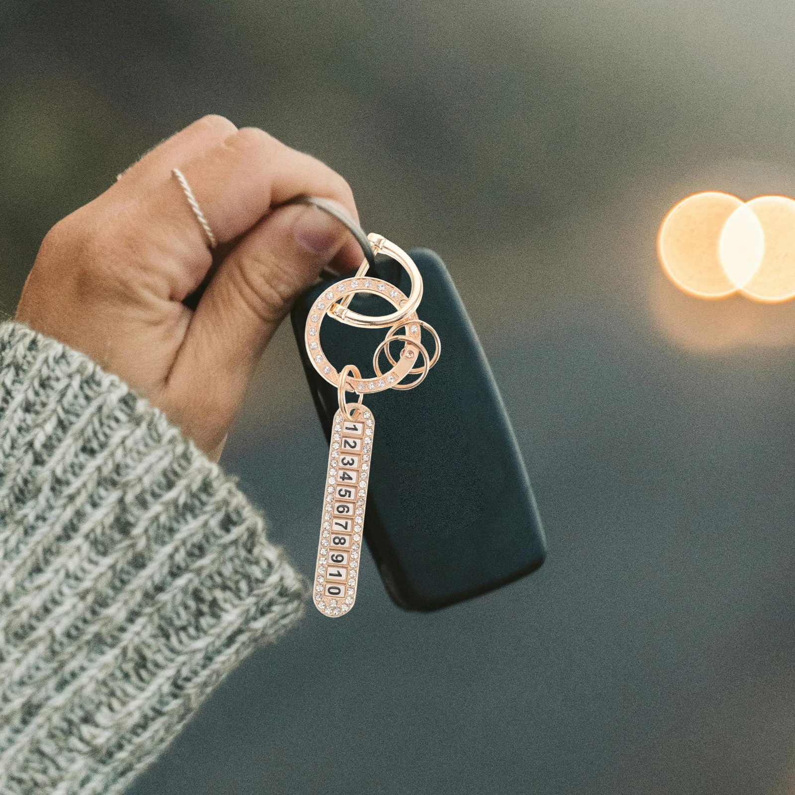 

1 set Car Keychains Sturdy Material Rhinestone Ornaments Phone Unisex Design Key Rings Accessories For Car Keys