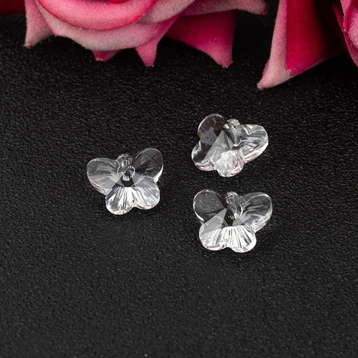50pcs Clear 14mm Crystal Butterfly Bead Glass Loose Bead Hanging Pendant Sun Catcher Chandelier Part for Home Wedding Decoration