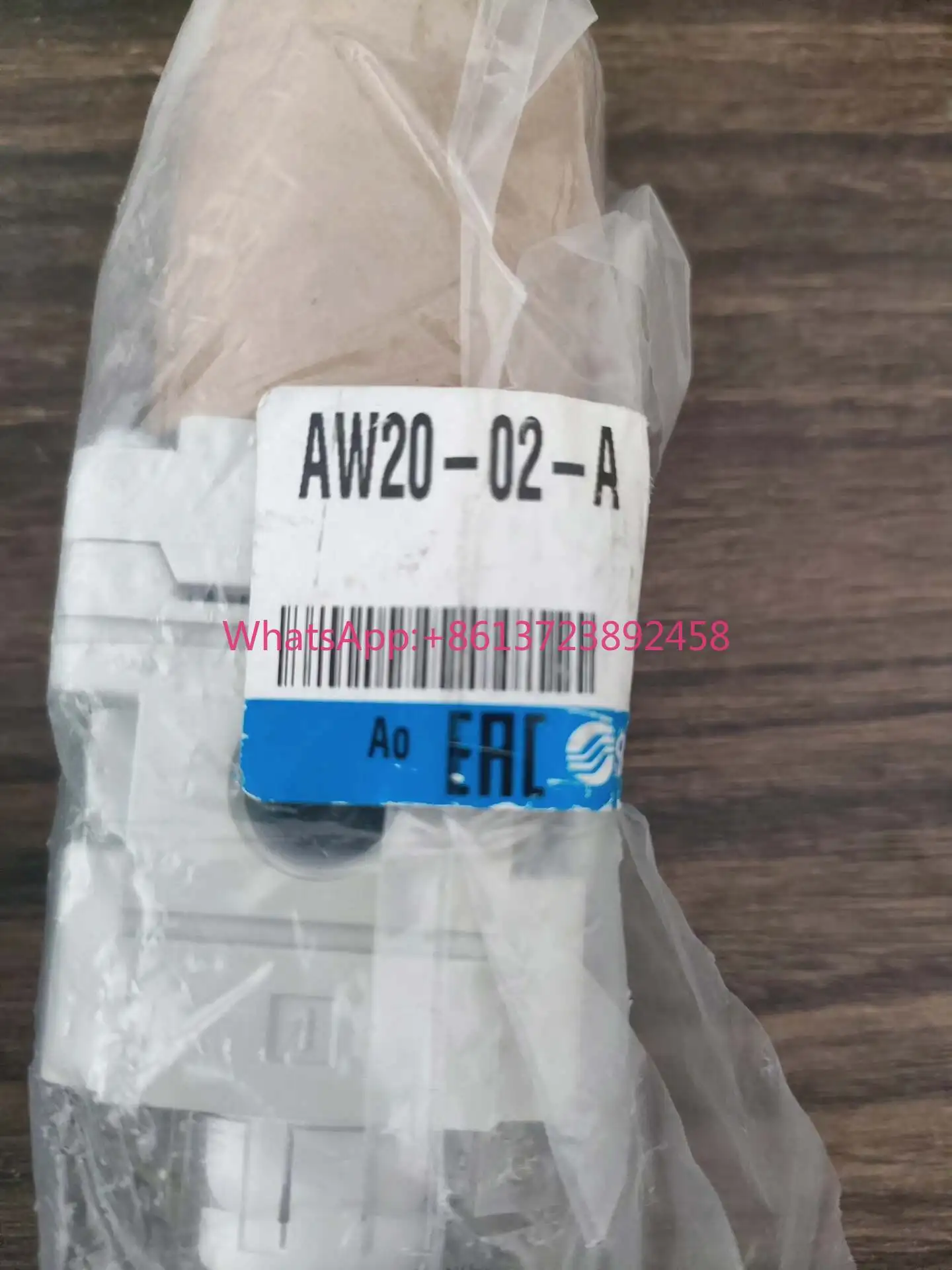 

The new SMC pressure regulator AW20-02-A is original and genuine, unopened.
