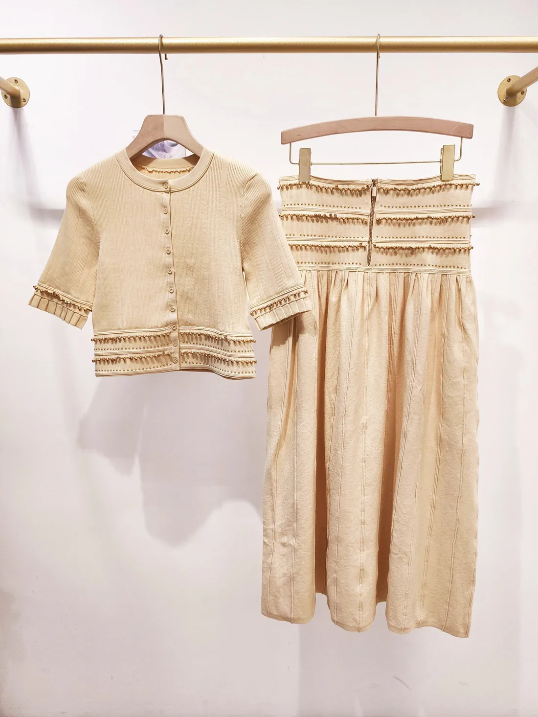 Elegant Knitted Half-length Women's Sweater And Long Skirt Set Slim Fit European Style Cardigan Fashionable Four-season Ensemble