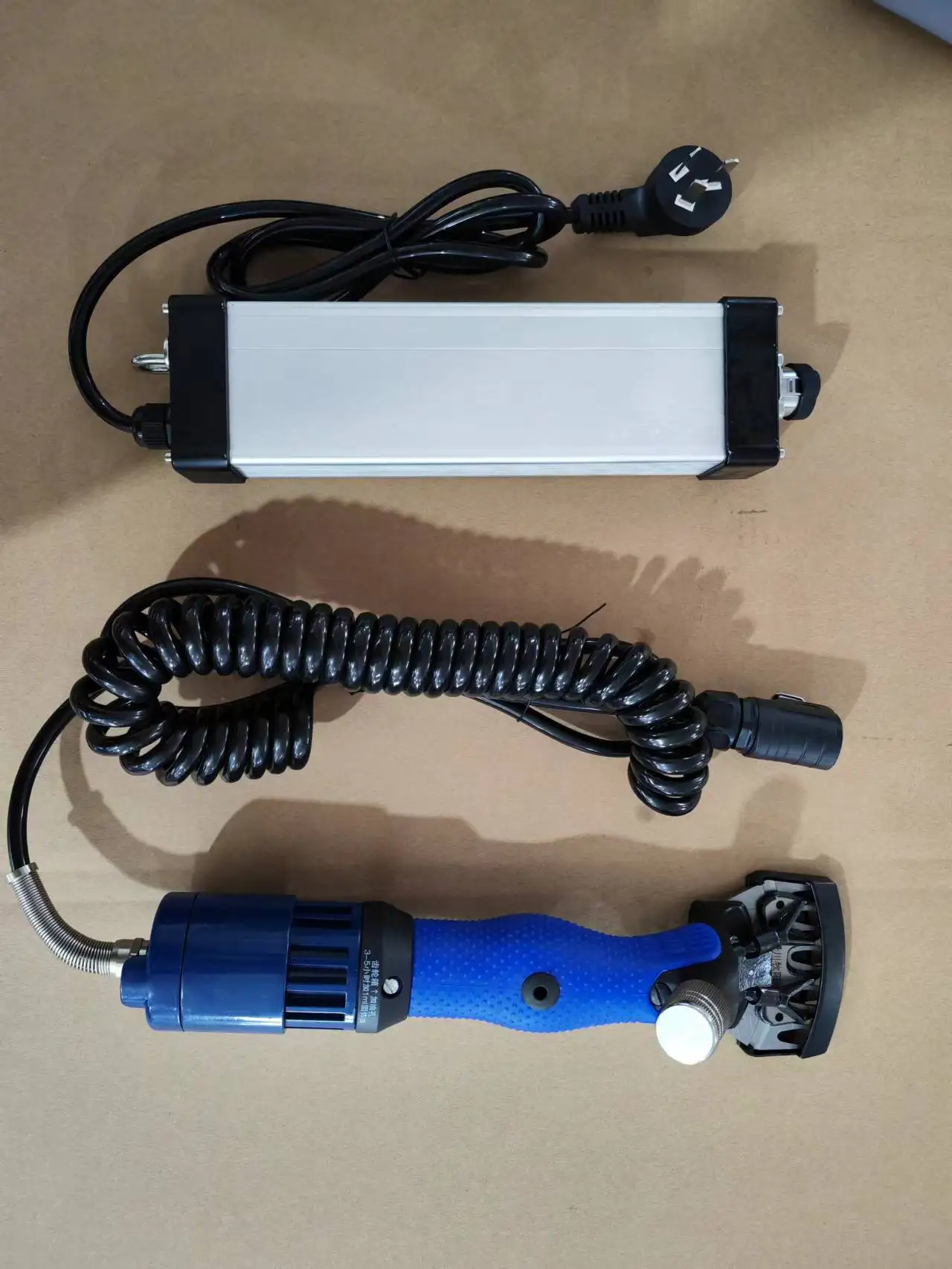 

ST3000 400W Brushless Electric Sheep Shearing Machine Professional Level Clipper for Sheep