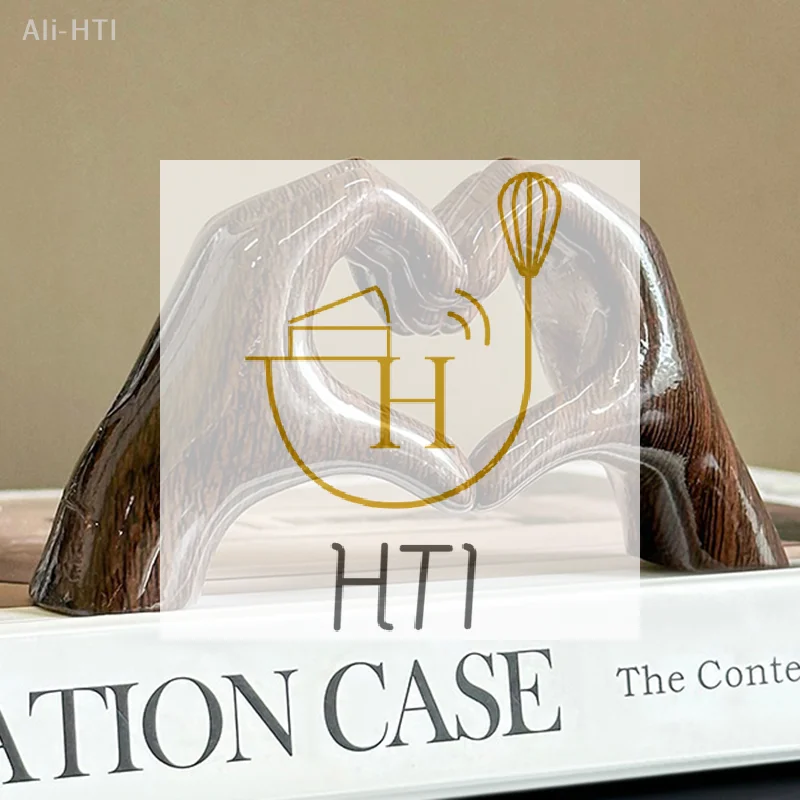 Nordic Heart Shaped Statue Creative Graffiti Resin Hand Heart Gesture Statue Home Decoration For Girlfriend Valentine Day Gift