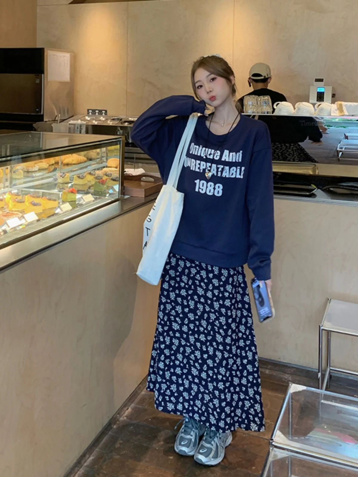 

plus Size Casual Set Autumn New Lazy Style Letter Print Long Sleeve Sweatshirt Floral Halter Dress Two-Piece Set Korean Style...