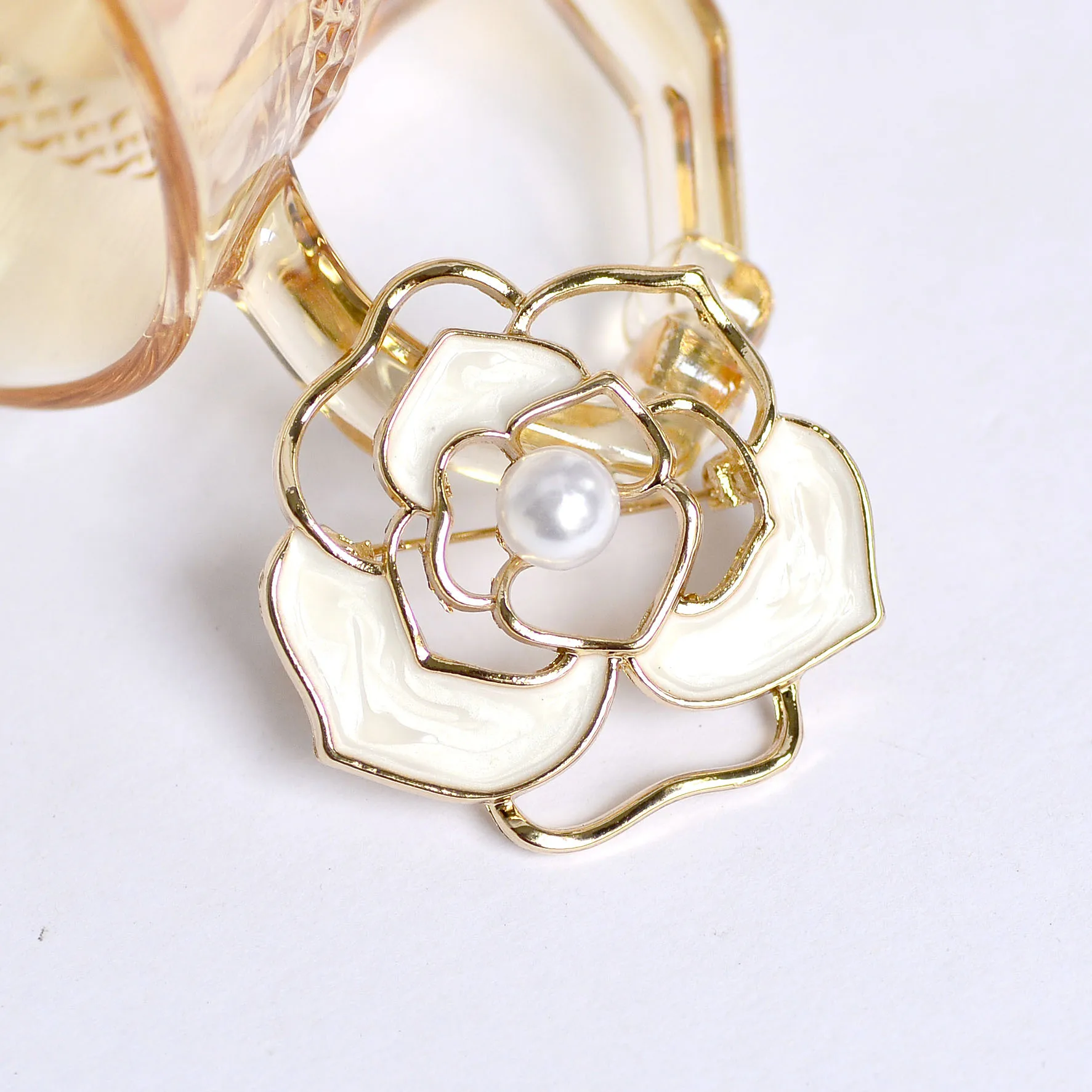 Camellia Pearl Brooch Niche Classic Corsage Multi-Use Pin Small Fragrance Style Accessories Apparel Cross-Border Popular