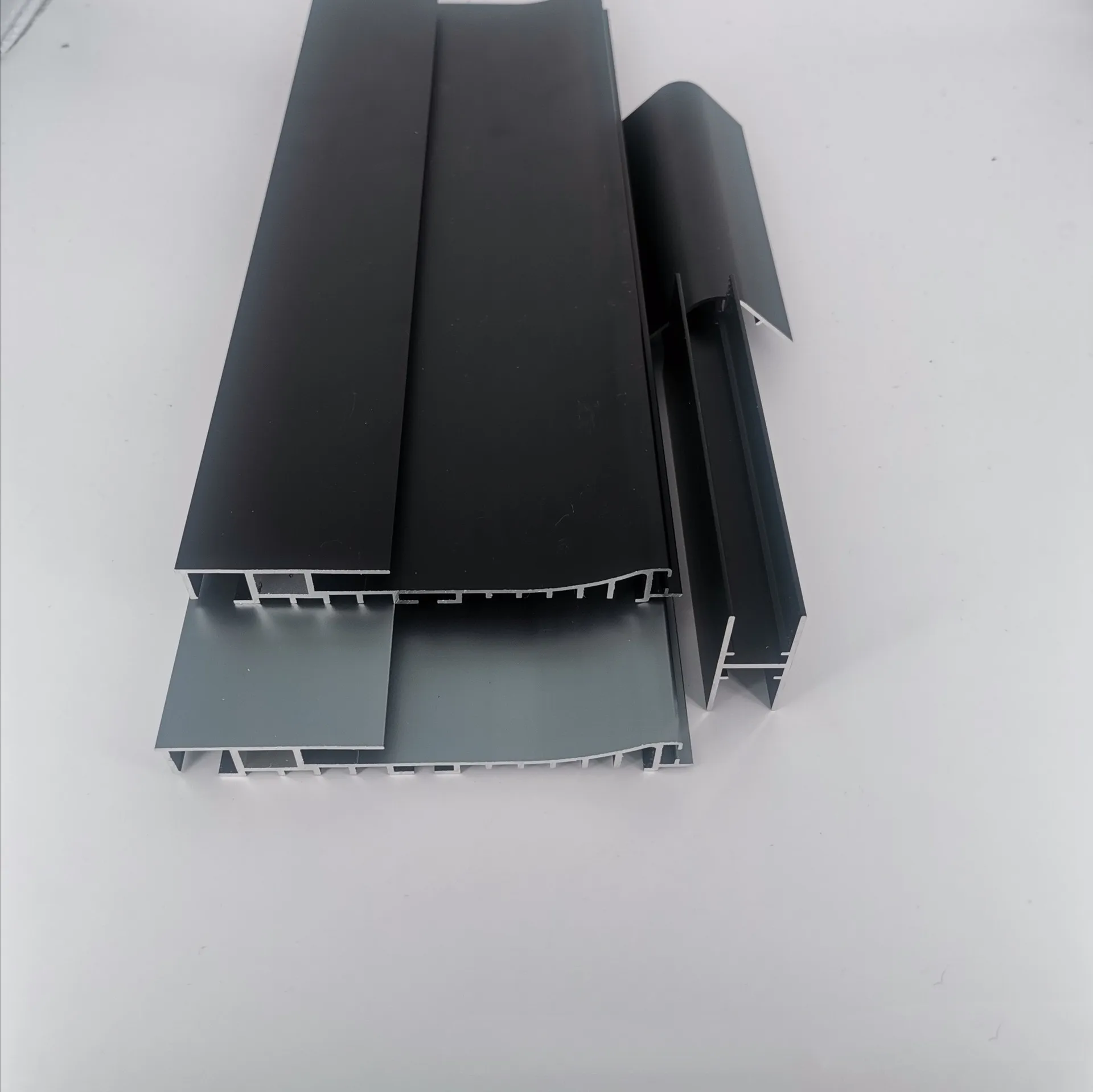 1.5M/PCS Excellent quality low price aluminium trim profiles Aluminum baseboard skirting T2088