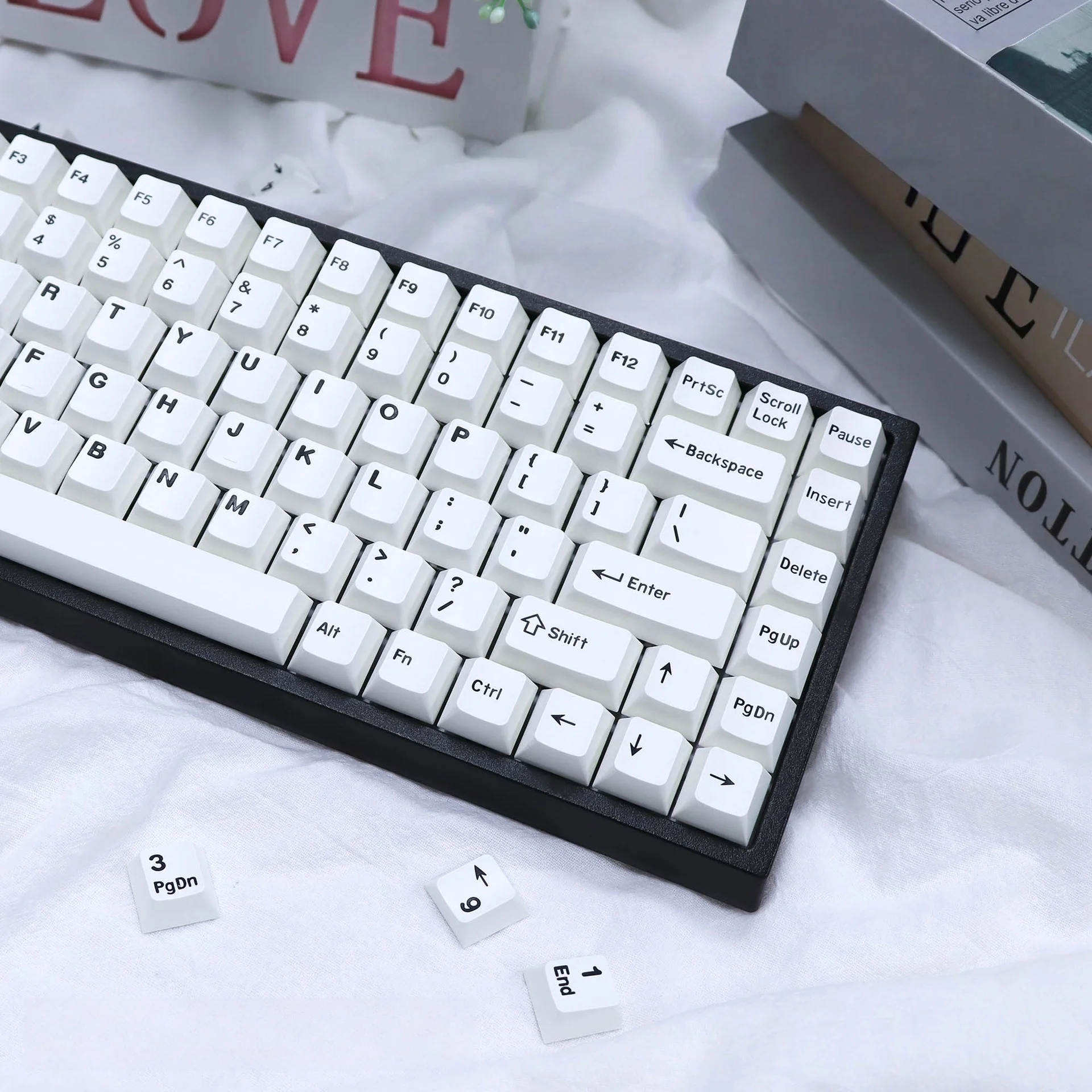 

Minimalist White Black PBT Custom Keycaps, Cherry Profile Double Shot 174-keys Caps Set for Mechanical Keyboard
