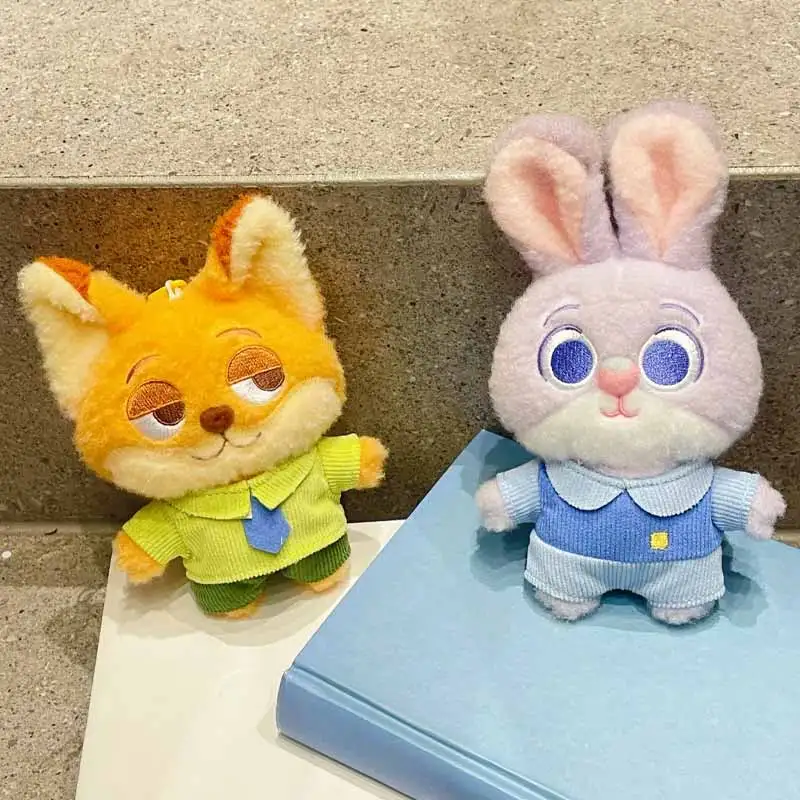 Zootopia película personaje serie Judy Nick Benjamin Clawhauser Linda mochila de felpa colgante Anime periférico juguetes llavero regalos