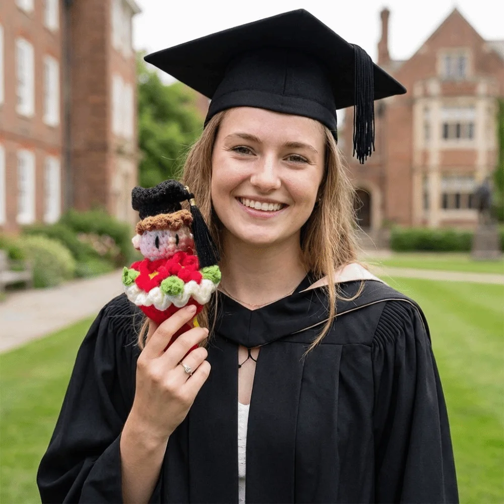 Funny Knitted Graduation Cute 13cm Handheld Flower with Doctoral Cap Finished Craft Doctor Hat Bouquet Graduation Gift