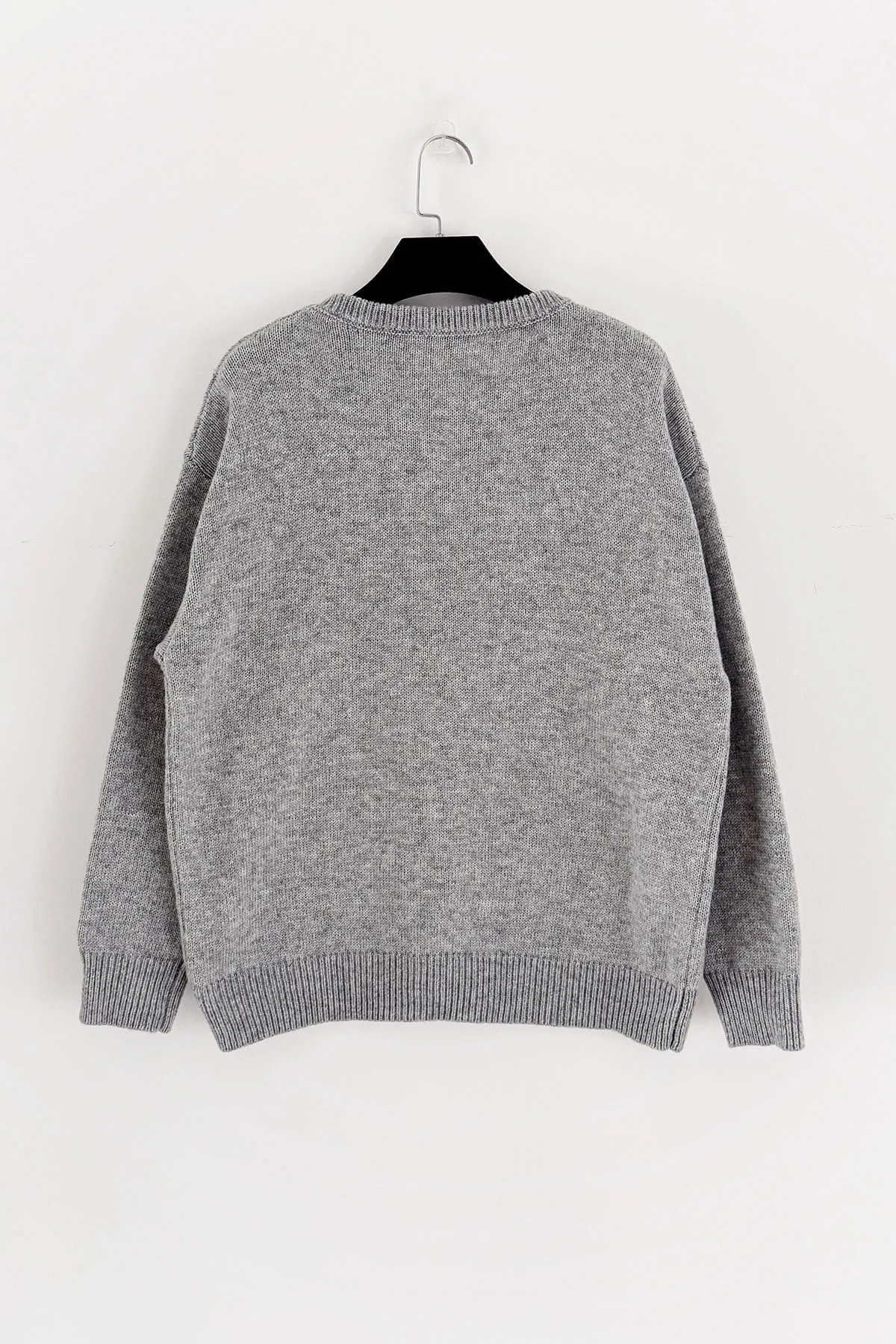 Chic parisiense: suéter cinza aconchegante