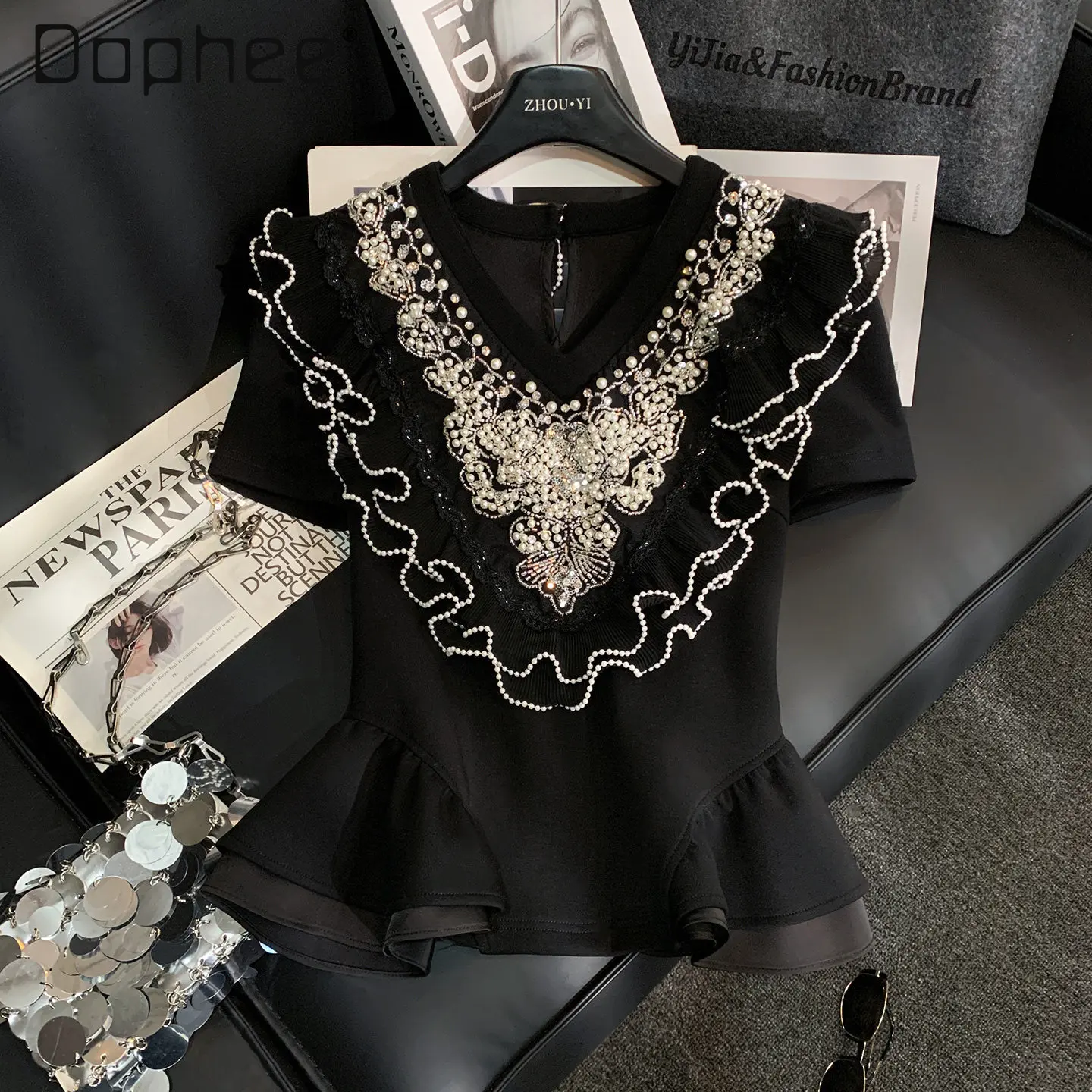 

High-end Fashion Lace Patchwork Pearl Bead Short-sleeved Top Women Elegant Sweet Ruffled V-neck Loose Casual T-shirt Spring New