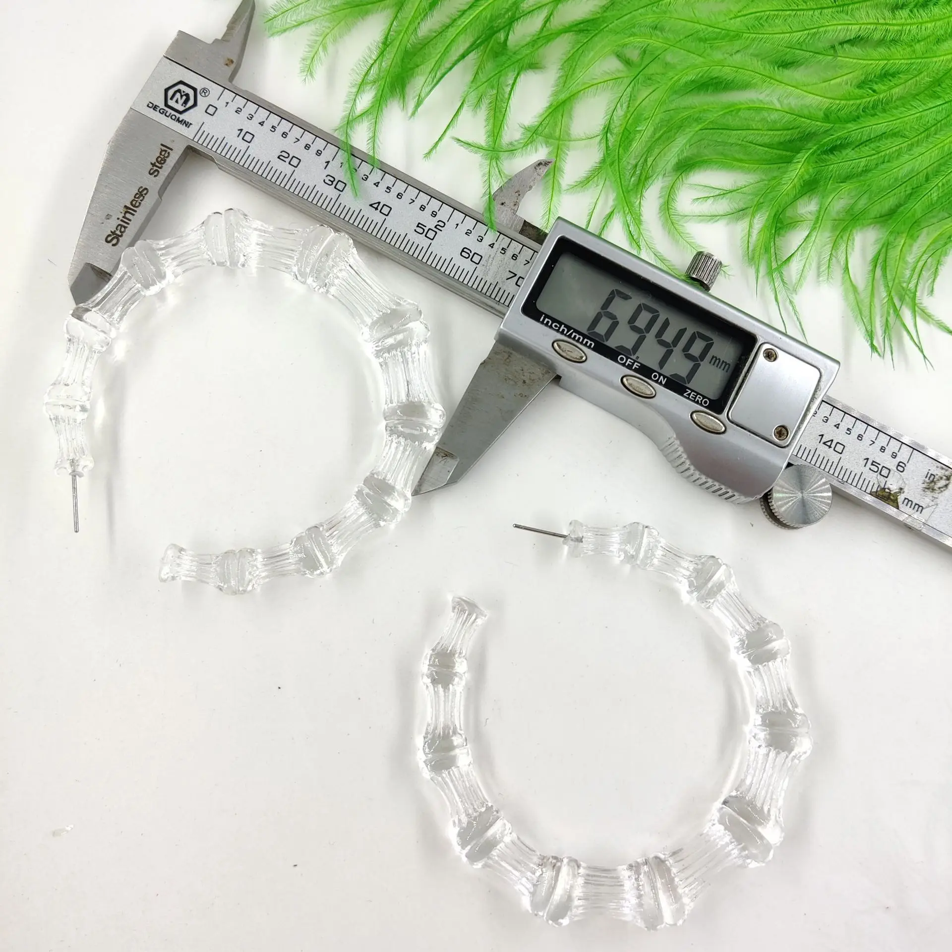 Popular New Style Exaggerated Internet Celebrity Ins Style C-shaped Imitation Bamboo Coral Section Acrylic Resin Earrings