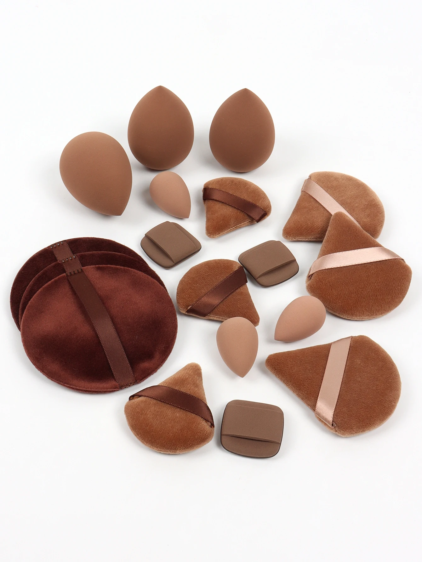 18 รายแรกของแผ่นล้างเครื่องสําอางแบบผ้าพันแผลใช้น้ํายาล้างเครื่องสําอางและแป้งเพื่อปกปิดฝ้า มิกซ์บีบีครีม รองพื้นชนิดน้ํา