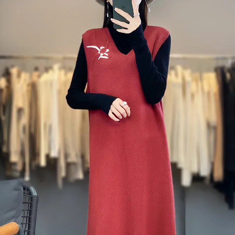 Women's Monochromatic Long V-Neck Cashmere Sweater Sleeveless Knitted Bottoming Shirt Wool Embroidered Vest for Autumn Winter - Image 3